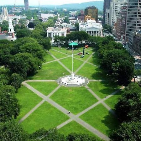 Appartement Golden Gem In Heart Of East Rock Quiet 3Br Near Dt And Yale à New Haven Extérieur photo