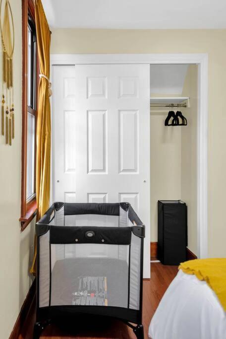 Appartement Golden Gem In Heart Of East Rock Quiet 3Br Near Dt And Yale à New Haven Extérieur photo