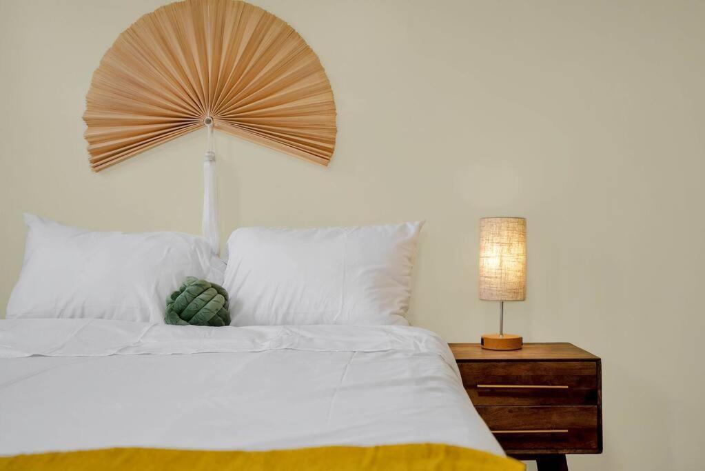 Appartement Golden Gem In Heart Of East Rock Quiet 3Br Near Dt And Yale à New Haven Extérieur photo