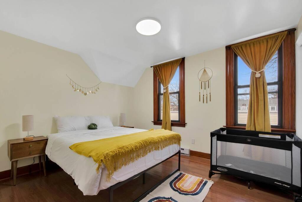 Appartement Golden Gem In Heart Of East Rock Quiet 3Br Near Dt And Yale à New Haven Extérieur photo